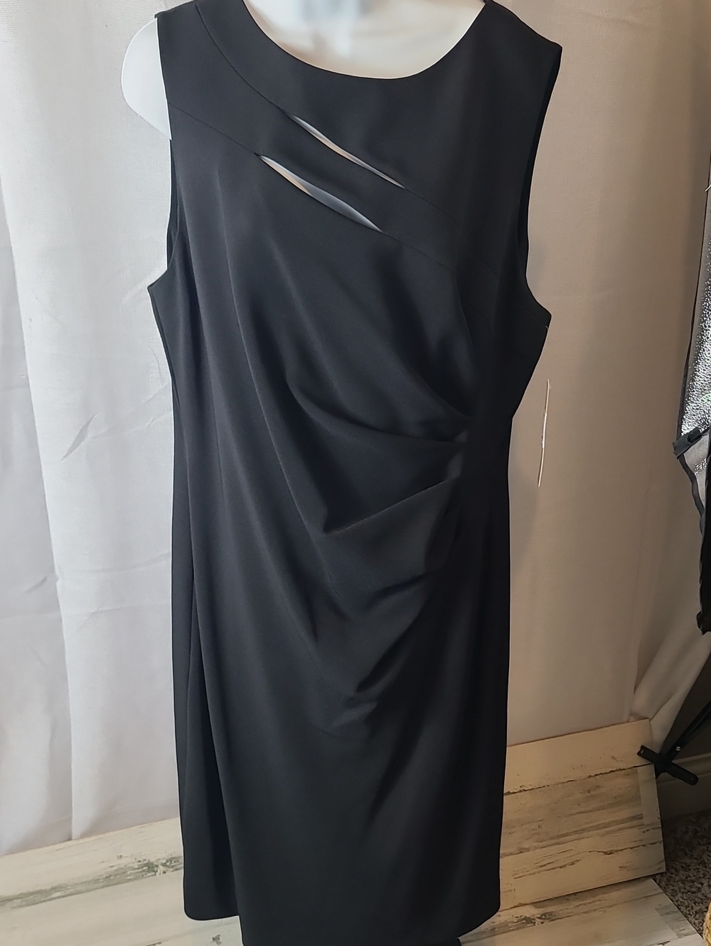 Tahari ASL Levine black sheath dress Size 18 . New With Tags